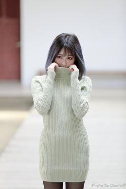 他强把手指伸进我的下面